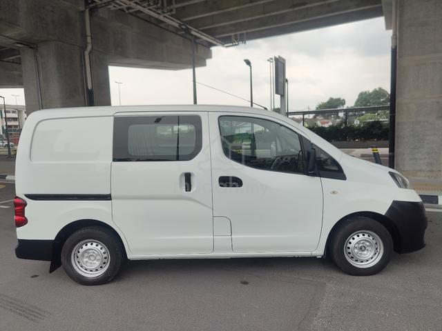2019 Nissan NV200 1.6 (M) Semi Panel Van - 5