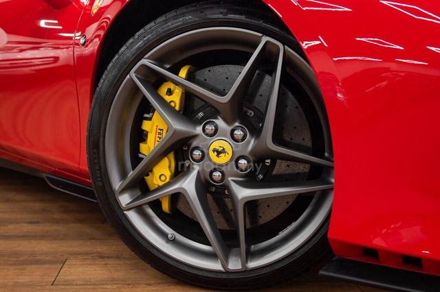 2021 Ferrari F8 Spider Lifter / Racing Seats - 3