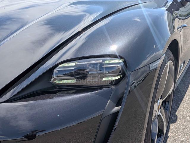 2024 BOOKNOW BLACK SChrono Porsche TAYCAN - 2