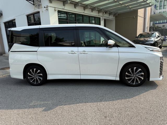 2022 Toyota VOXY 2.0 S-Z READY UNIT - 4