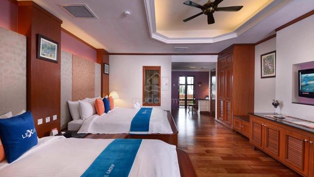 Grand Lexis 1