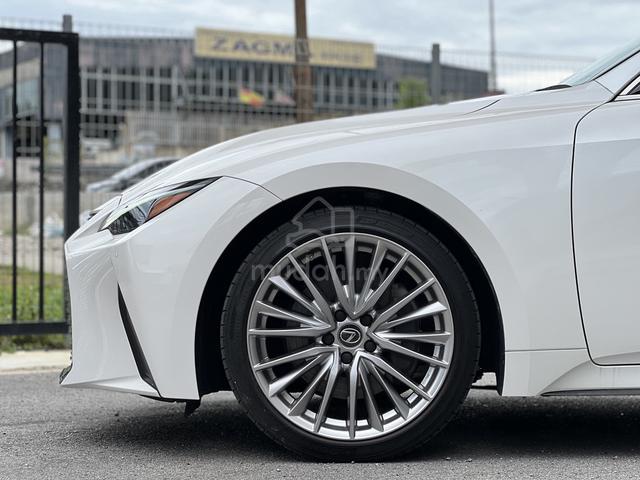 LIMITED SALE JAPAN UNREG Lexus IS300 2.0 VERSION L - 5