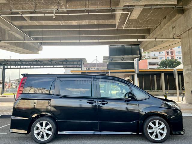 2014 Toyota NOAH 2.0 SI 2PWR DOOR 7 SEATER ANDROID - 3