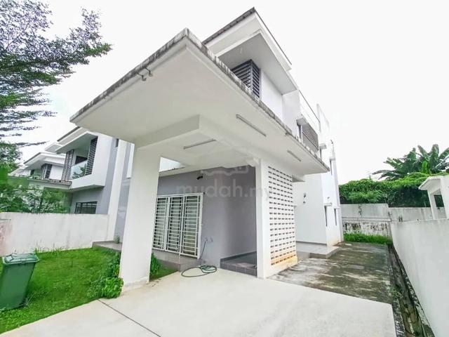 Bangi Kayu Manis Garden Villa 3 Sty Semi-D 1