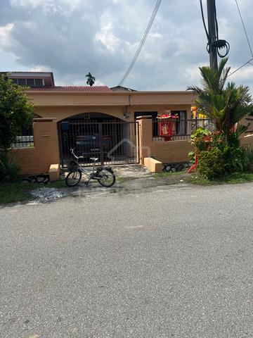 Corner house in Desa Jaya, Kepong 1