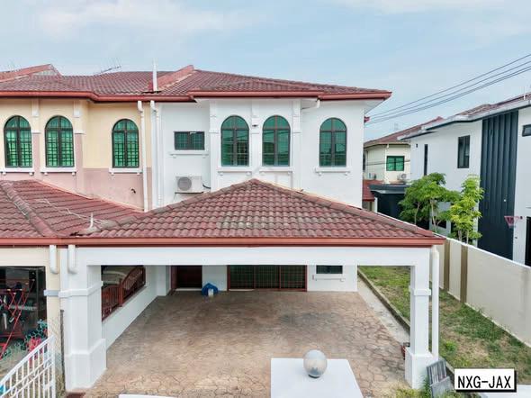 LIMITED Bukit Tinggi 2 Klang 2 Storey House End Lot 32x75 Kitchen Ext 1