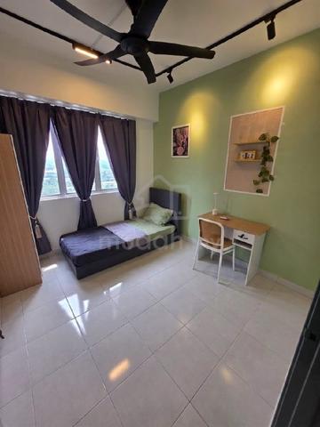 Female Room for Rent at Subang Jaya Near LRT 1