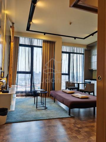 Expressionz Professional Suites 1