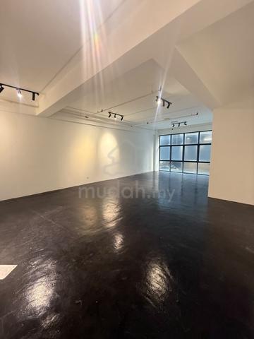 READY TO MOVE IN LEVEL 5 Kenwingston Business Centre Cyberjaya 1