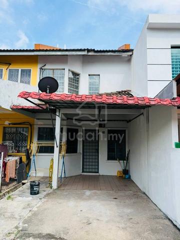 Double Storey House @ Taman Industri Bolton, Gombak 1