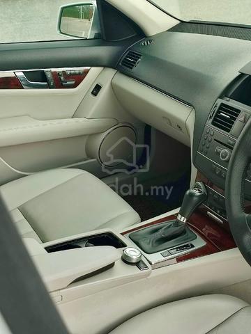 2010/2011 Mercedes Benz W204 C200 CGI - 5