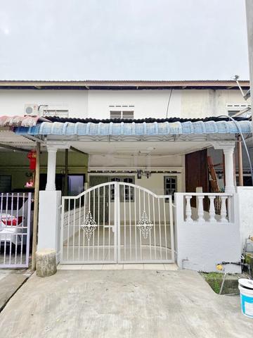 Jalan Dahlia, Taman Maju Baru, Parit Raja 1