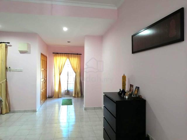Bukit Rahman Putra, 2-Storey Terraced House (WELL KEPT) For Sale 1