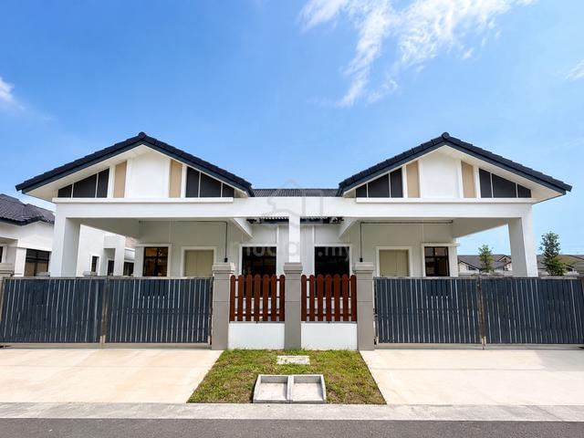 Complete with Kitchen Cabinet Freehold Single Semi D Near Jasin Toll 1