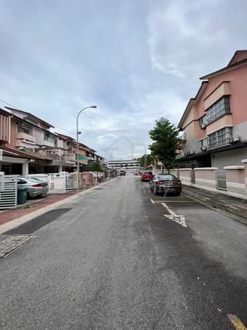 Jalan Kuching Townhouse with Balcony & 250m to Lotus Hypermarket 1