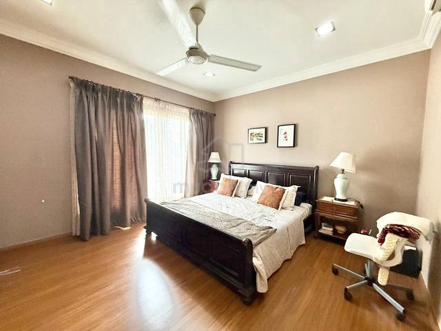 Corner lot Bungalow Unit at Impian Golf & Country Resort Saujana Impia 1