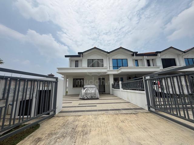 CORNER LOT 2 Storey Terrace @ Kasih Residence Setia Alam Sari Bangi 1