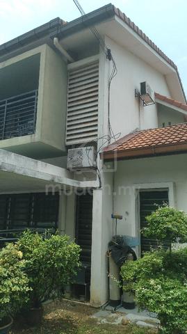 Corner Lot Double Storey House For Sale 1