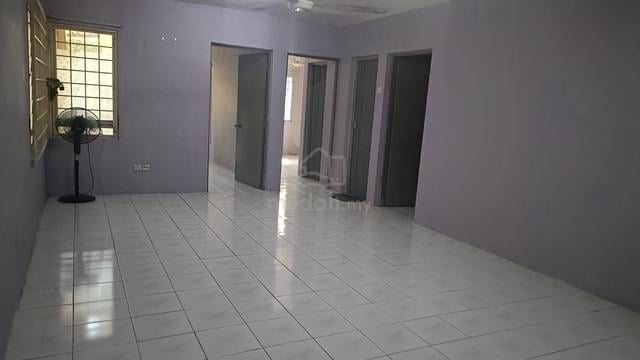 saujana apartment 1