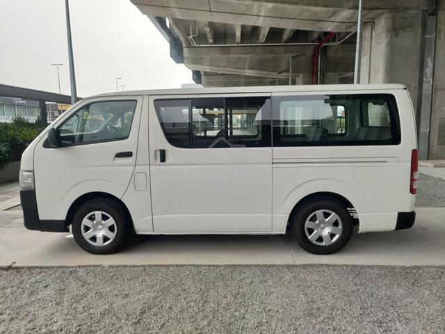 2014 Toyota Hiace 2.5 (M) Window Van 14 Seat - 4