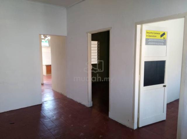 Fettes Park Single Storey Terrace House Ideal for Family or Office 3