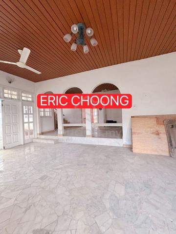 2 STOREY BUNGALOW HOUSE MINDEN HEIGHT GELUGOR Rent KINDERGARDEN LANDED 1