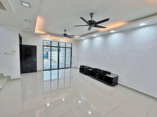 (NON-BUMI) Aliff Puteri 3,Taman Damansara Aliff - Big size 1835sqft 1
