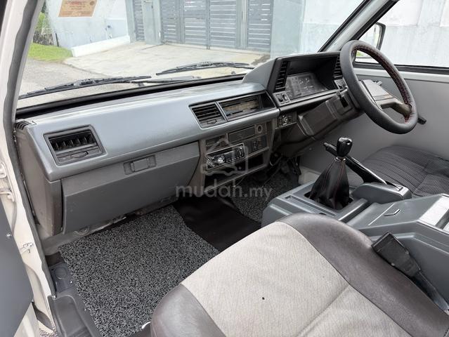 Nissan VANETTE C22 WINDOW VAN AIRCOND SEJUK - 5