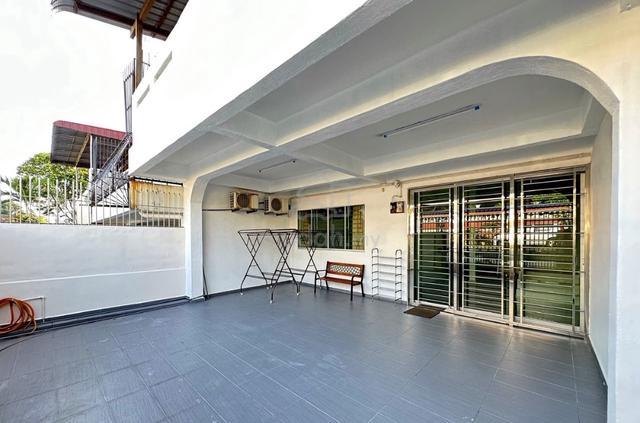 JB Town 2 Storey House Taman Abad Jalan Landak Kawan Renovated CIQ 1