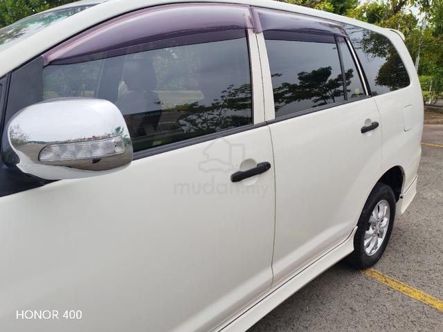 2011 Toyota INNOVA 2.0 E FACELIFT (M) - 3