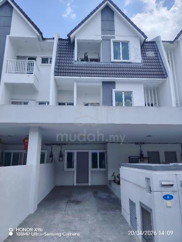 Townhouse for rent at Goshen 1