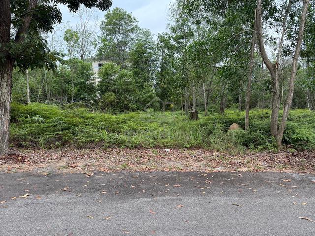 10,333 SQ FT! Bungalow Lot Land Bdr Tasik Kesuma, Beranang 1