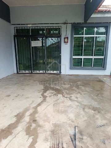 Rumah Untuk Disewa- Merlimau 1