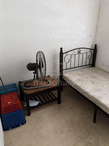Room for single lady Taman Landbreeze 1