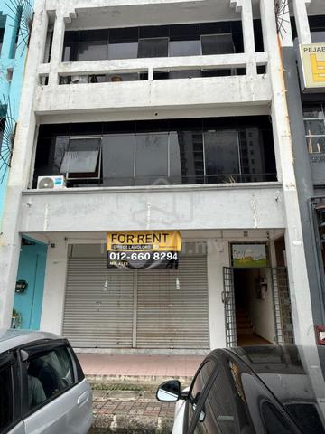 Prime Commercial Space for Rent! 1