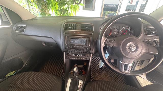 2015 Volkswagen POLO 1.6 FACELIFT (A) - 3