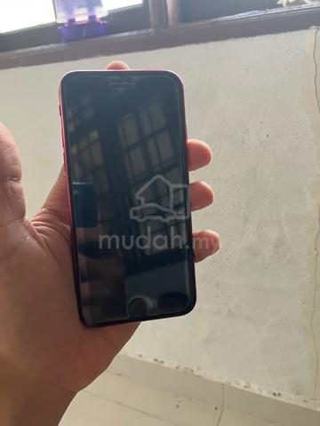 iPhone SE 2nd Gen - photo 2 of 4
