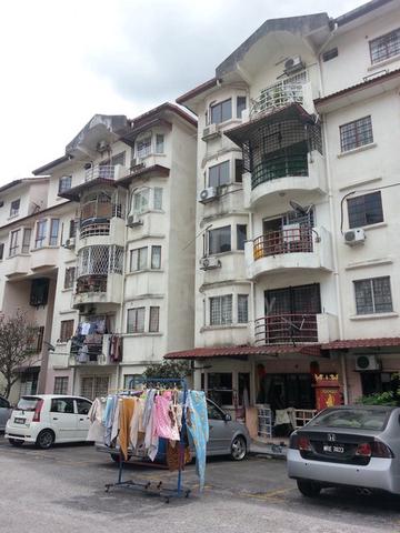 Kenari Court 1