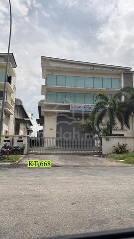 WTS | North Port – 2.5 Storey Semi-D Detached Warehouse For Sale 1