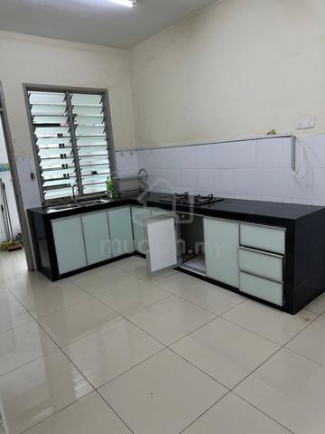 Bandar Ulu Tiram Double Storey Terrace House For Sale/ Good Unit 4