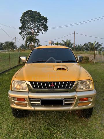2003 Mitsubishi STORM 2.5 GLS (A) - 1