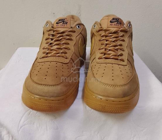 Nike AF1 (8.5uk) - photo 2 of 4