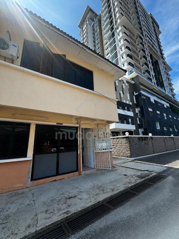 Townhouse Crystal Country Home | Teluk Kumbar, Bayan Lepas🏡 1