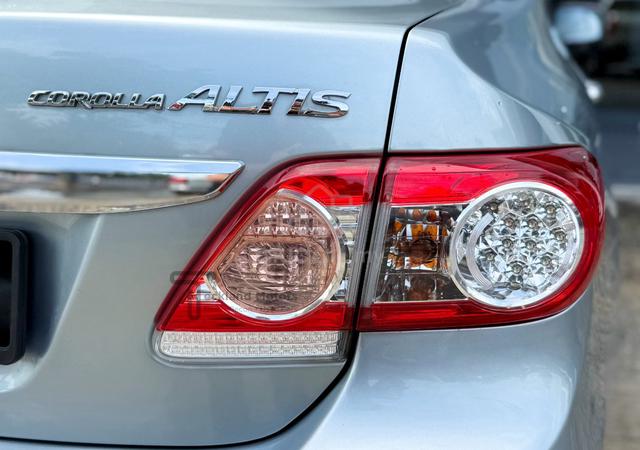 2012 Toyota Corolla Altis 1.8 G One Owner 93k KM - 5