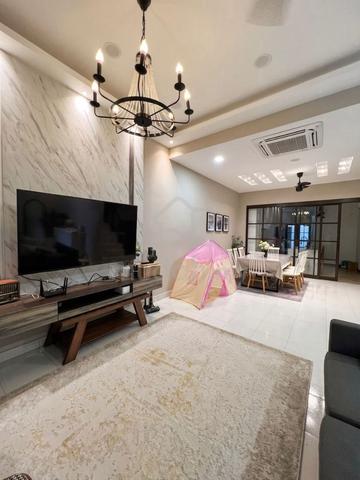 Super Big Size 2-Storey Terrace @ Taman Pulai Indah, Fully Renovated!! 1