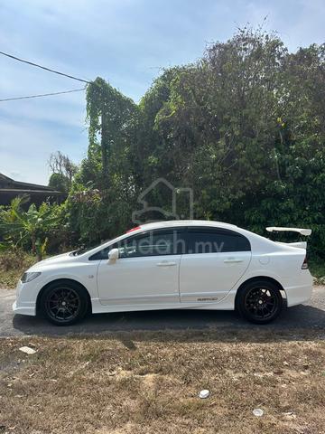 2010 Honda CIVIC 1.8 S-L iVTEC FACELIFT (A) - 4