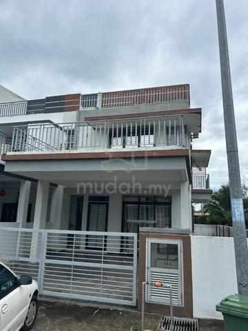 Partly Furnished 2.5 Storey House For Rent @ Bukit Kepayang 1