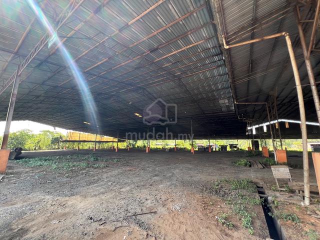 52,800 SQFT Industrial Warehouse FOR RENT! 1