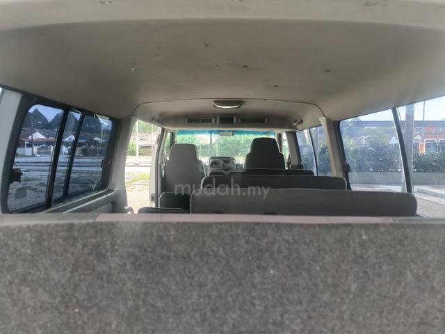 2011 Nissan Urvan (3.0) Window Van 14 seat - 5