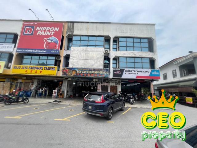 Facing main road 3 storey Shop office end lot near Bandar Perda 1